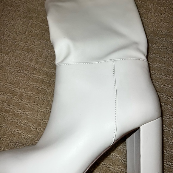 White Leather Material Boots - Picture 8 of 9
